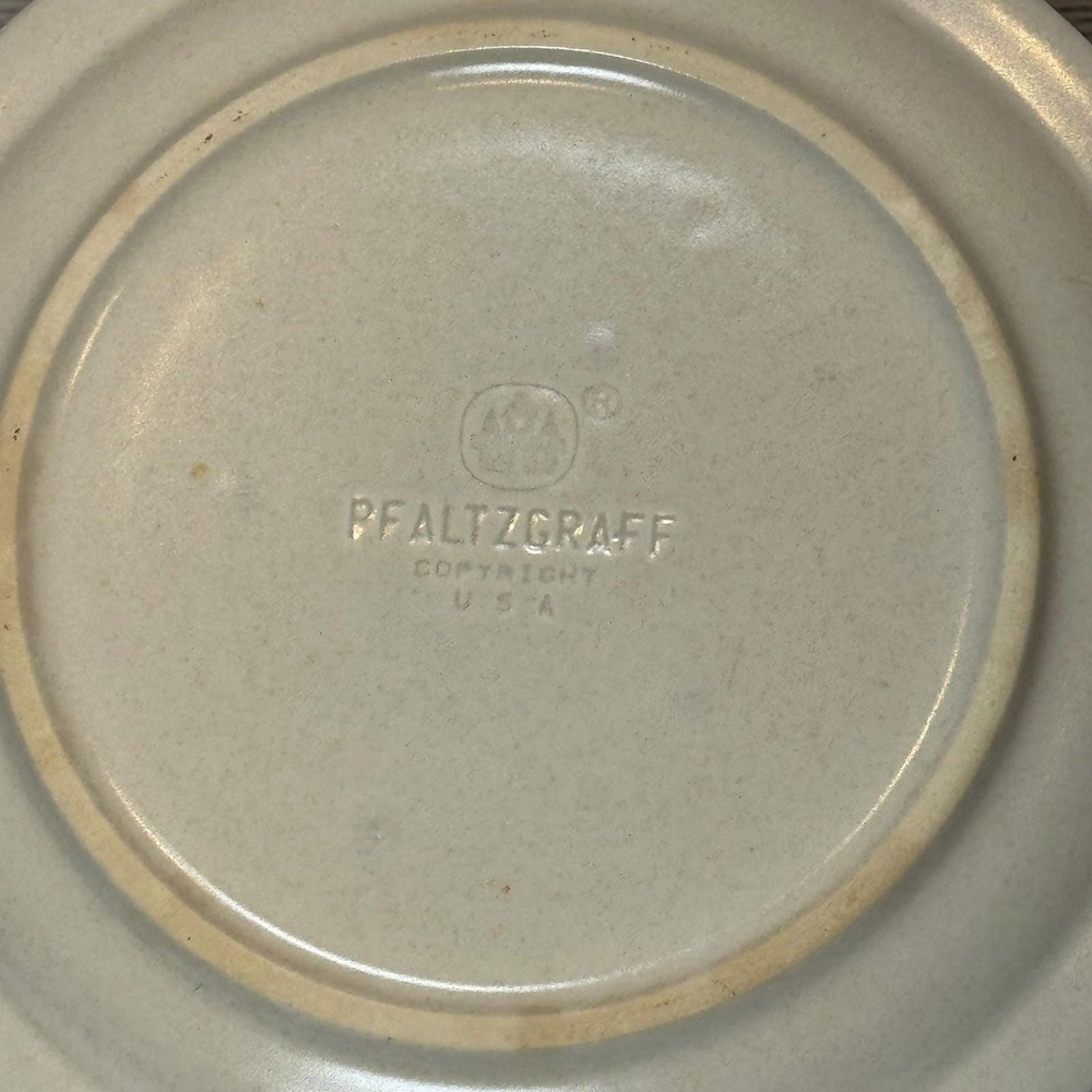 Pfaltzgraff Village Stoneware Set 2 Cereal Bowls 4 Bread Plates USA Vintage - Picture 9 of 12